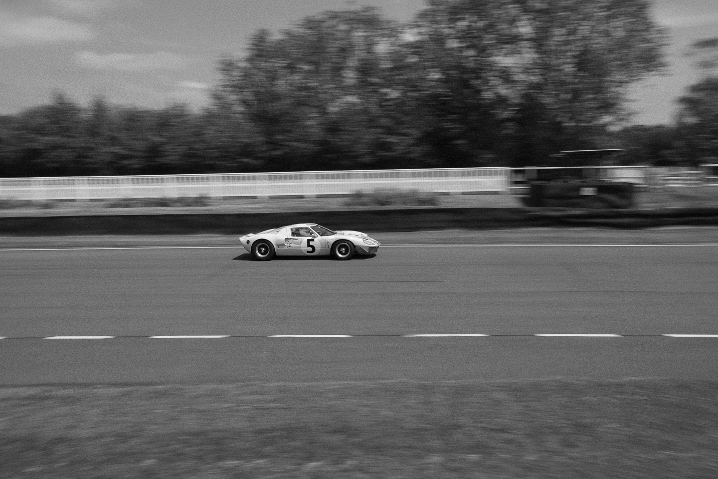 Ford GT40 racing at Goodwood